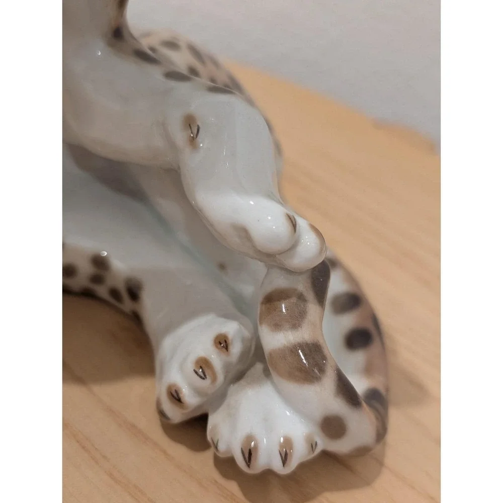 Lomonosov Porcelain Cheetah  (RARE)  Excellent Condition